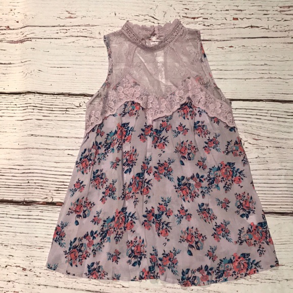 ⬇️ JUST REDUCED! ⬇️ Lavender Lace Top NWT!! 🌸 - Picture 1 of 6